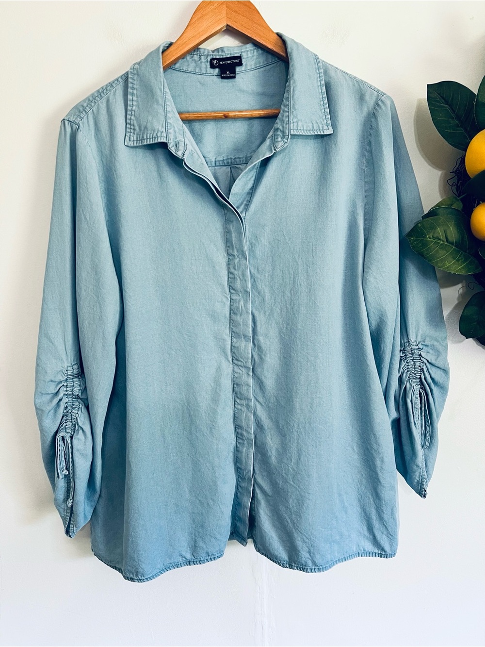 New Directions Chambray Button Up Shirt XL Ruched Sleeves Indie